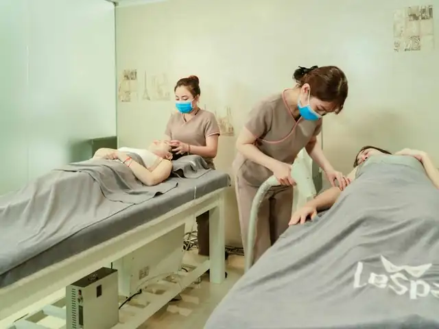 인천 미추홀구 아로마 매장 이미지 — 스파 관리실 내부